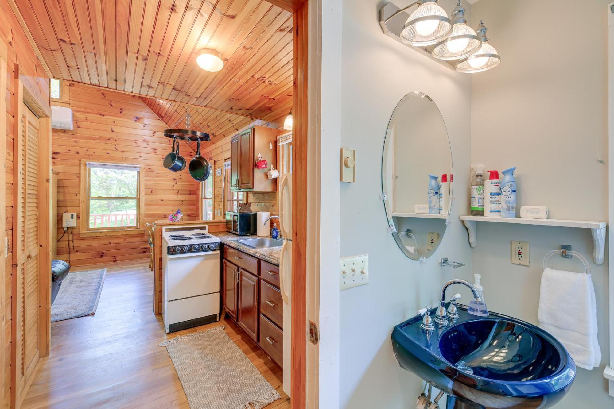 Quaint Blue Ridge Cabin Rental With On-Site Stream! Sparta Buitenkant foto