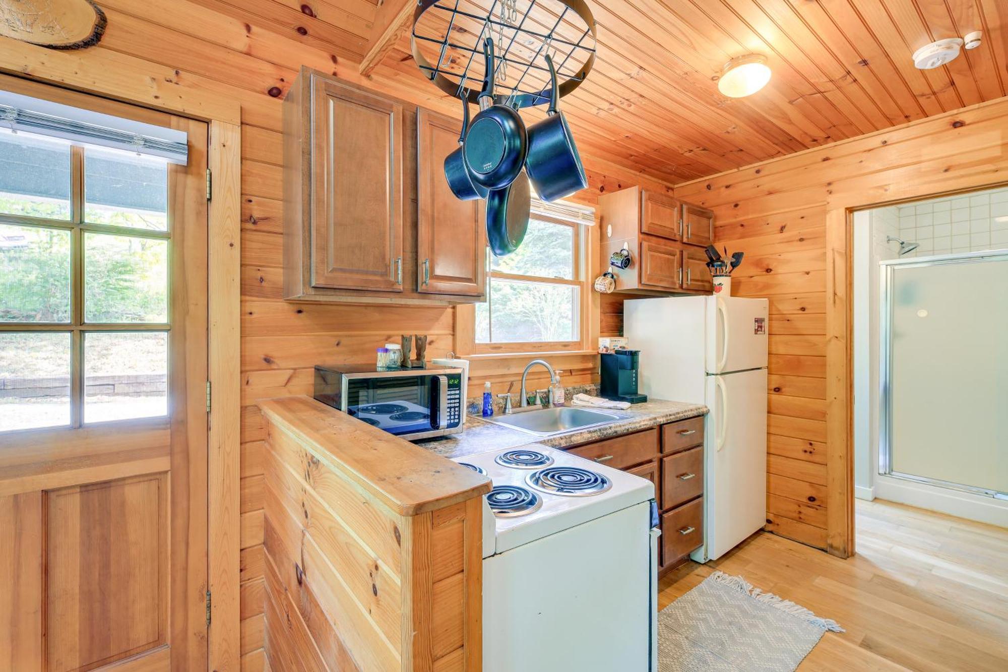 Quaint Blue Ridge Cabin Rental With On-Site Stream! Sparta Buitenkant foto